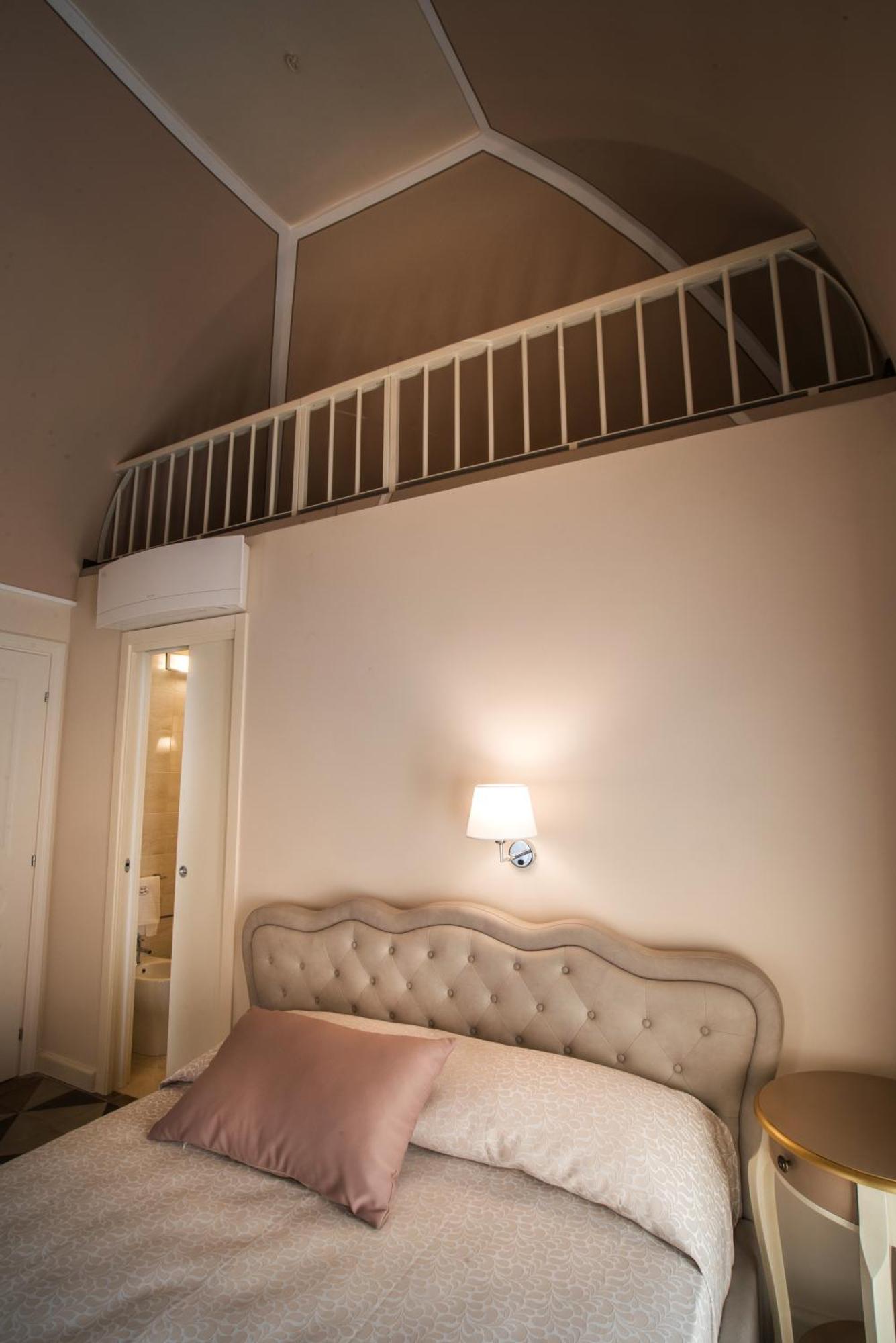 Palazzo Bove Bed & Breakfast Галатоне Екстериор снимка