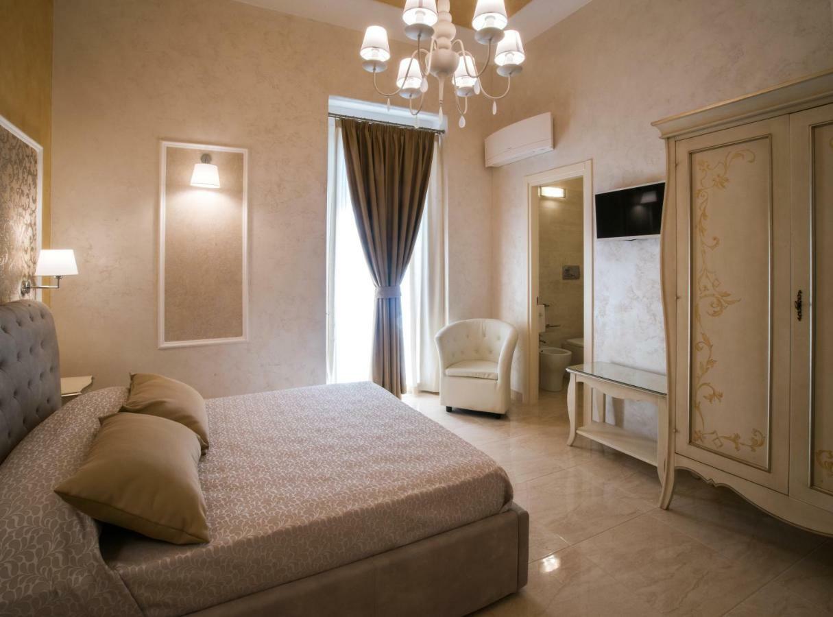 Palazzo Bove Bed & Breakfast Галатоне Екстериор снимка